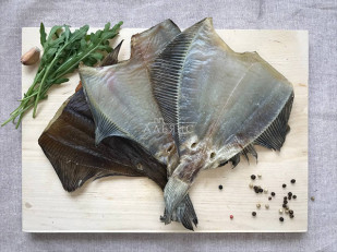 Картофель «Бруто» с солью 130 гр.: Камбала камчатская вяленая без икры