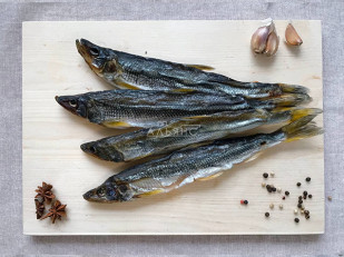 Картофель «Бруто» с солью 130 гр.: Корюшка вяленая без икры