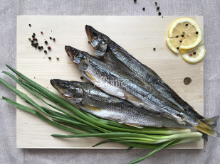 Картофель «Бруто» с солью 130 гр.: Корюшка вяленая с икрой