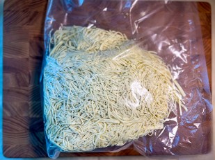 Ведро Ржаные гренки со вкусом Тайский перец (1 кг): Сырный продукт ФЕРМЕРСКИЙ паутинка  укроп/чеснок