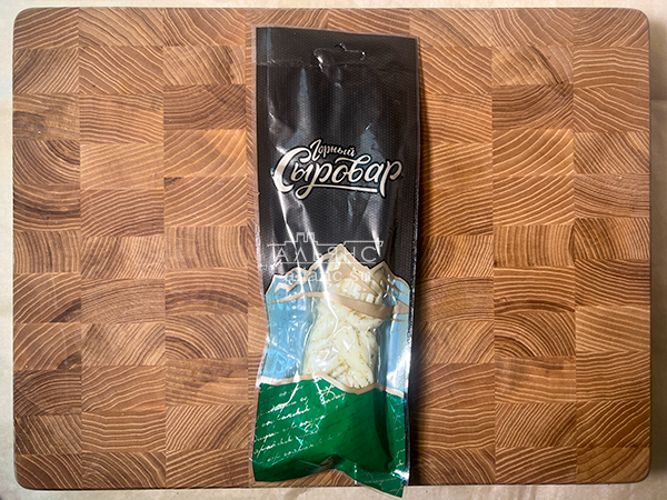 Сыр 100 гр ГОРНЫЙ СЫРОВАР (Косичка с укропом и чесноком) в Серпухове