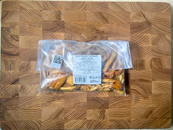 Сыр 150 гр ГОРНЫЙ СЫРОВАР (Ассорти копчёный с укропом и чесноком) в Серпухове