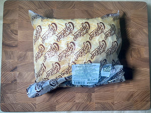 Сыр 1 кг ГОРНЫЙ СЫРОВАР (Паутинка со вкусом красной икры) в Серпухове