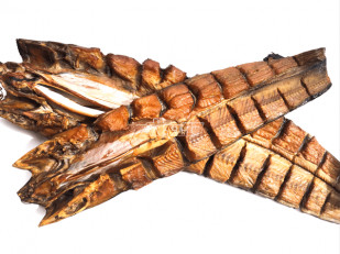 Корюшка вяленая с икрой: Белый амур холодного копчения